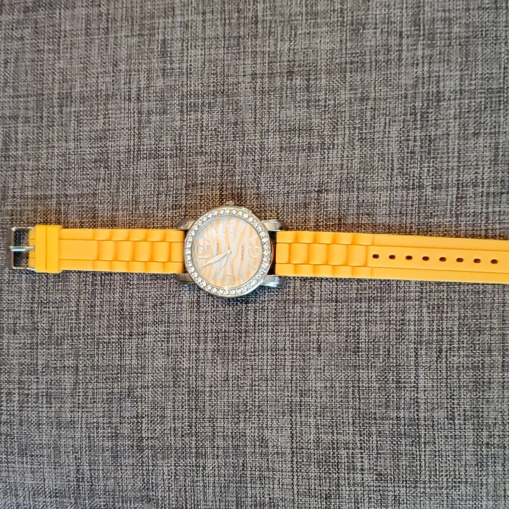 Fun watch - Picture 2 of 4